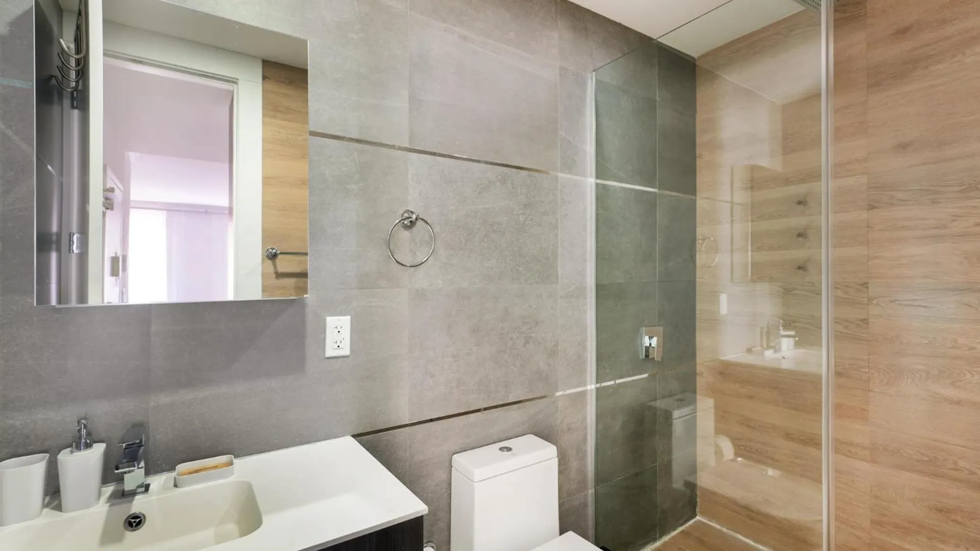 1597-7 Luxury Upper East Studio W&D In Unit New York 0*,